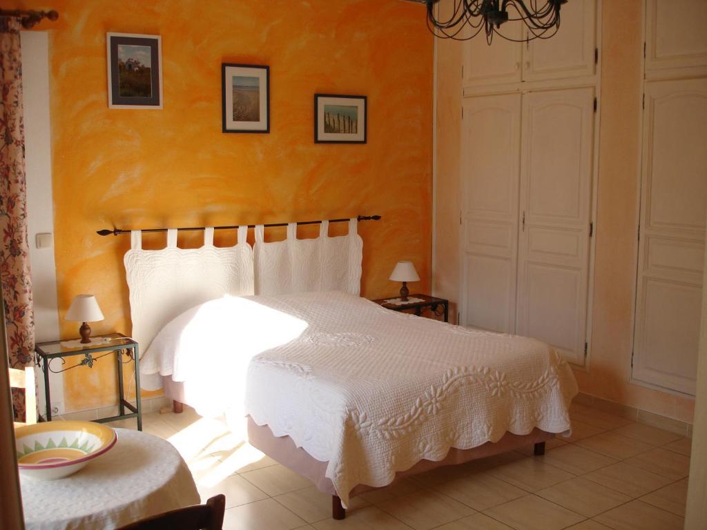 Domaine De La Grange Neuve Hotell La Roque-sur-Pernes Rom bilde