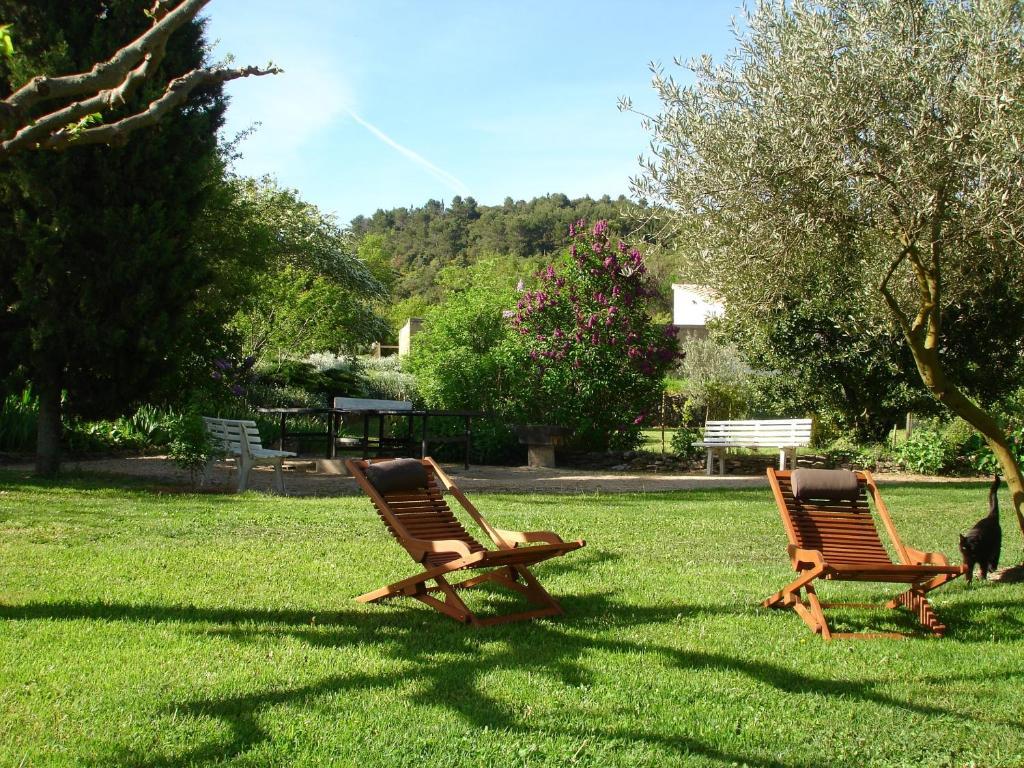 Domaine De La Grange Neuve Hotell La Roque-sur-Pernes Eksteriør bilde